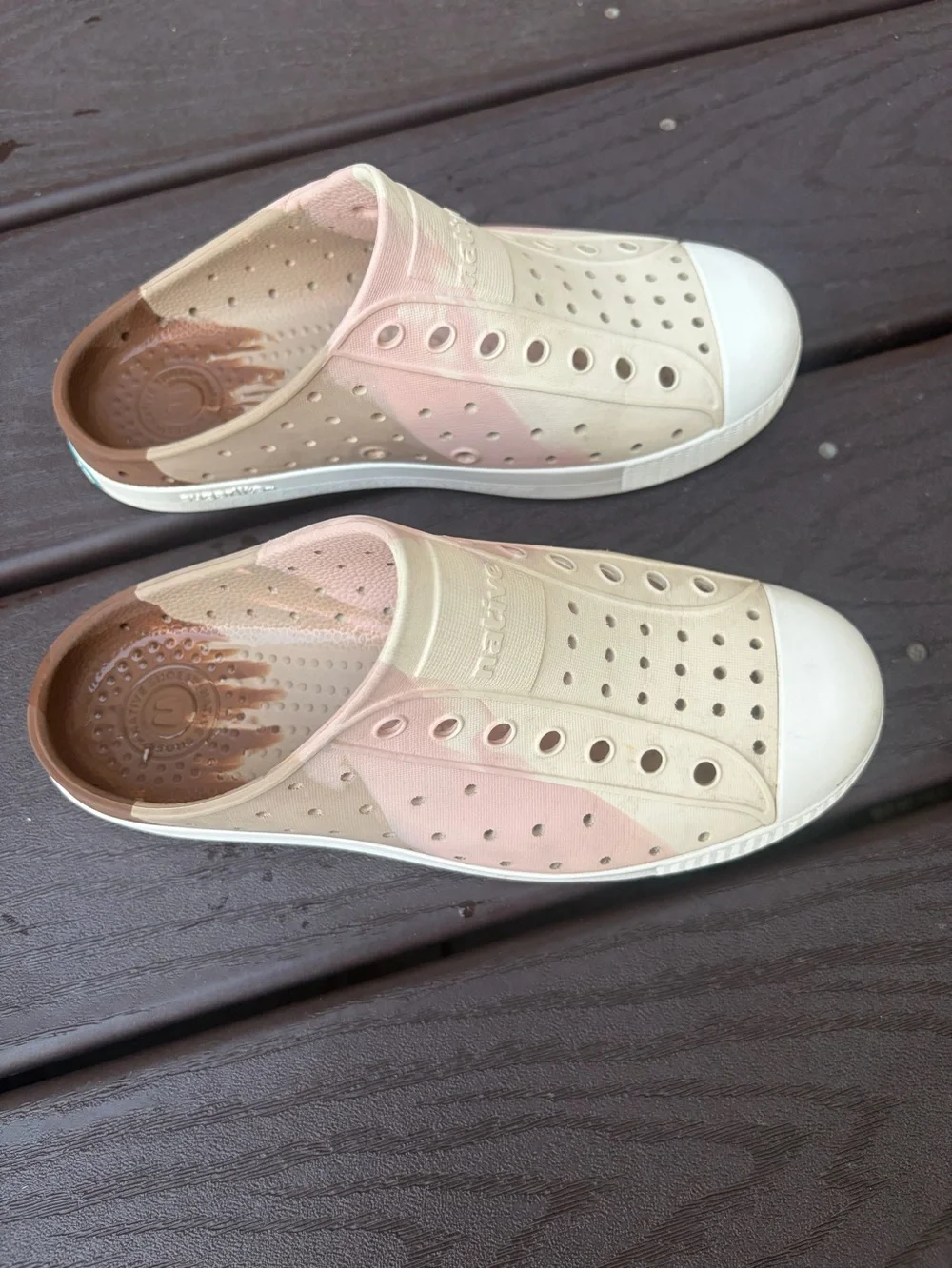 Native Jefferson Slide water friendly Flax Marble/White  Kids Size J2